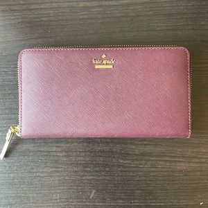 Kate Spade Cameron Street Lacey wallet. Never been used.